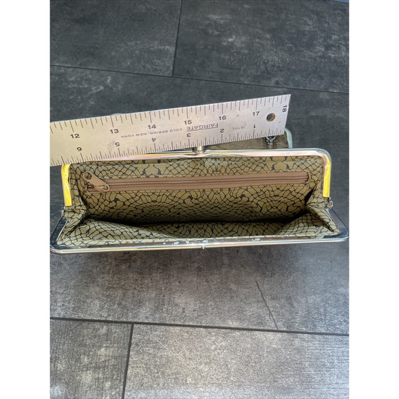 HOBO International Clutch Wallet Metallic gold - Picture 10 of 12